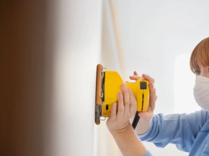 Dustless sanding